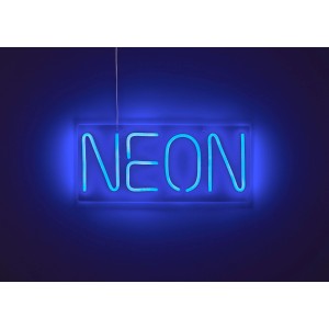 Wofi LED-Wandlampe Neon Weiß mit blauem Schriftzug "NEON" als Dekolicht.