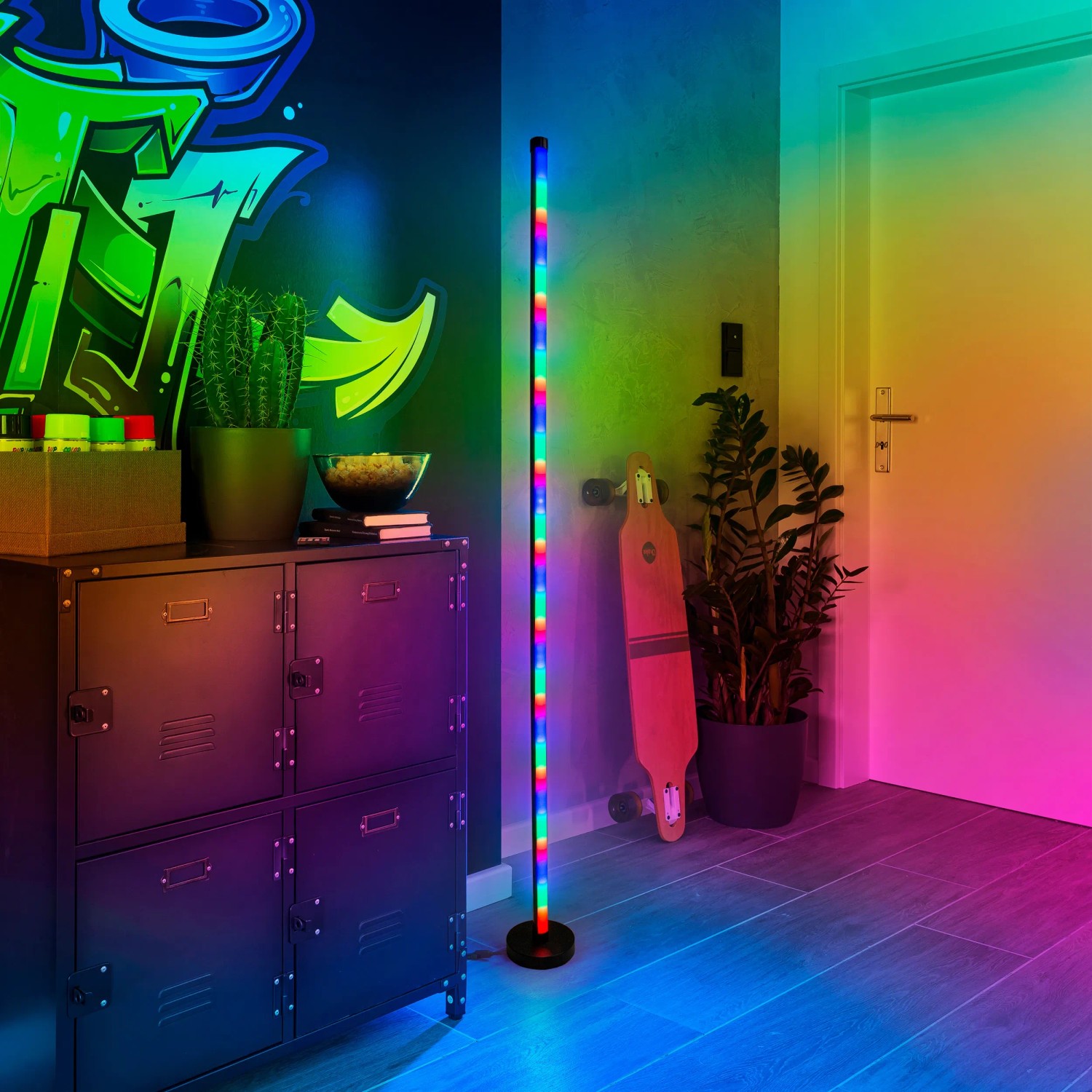 Näve LED-Stehleuchte Digital Motion Light, 150cm, mit RGB-Funktion und Fernbedienung.