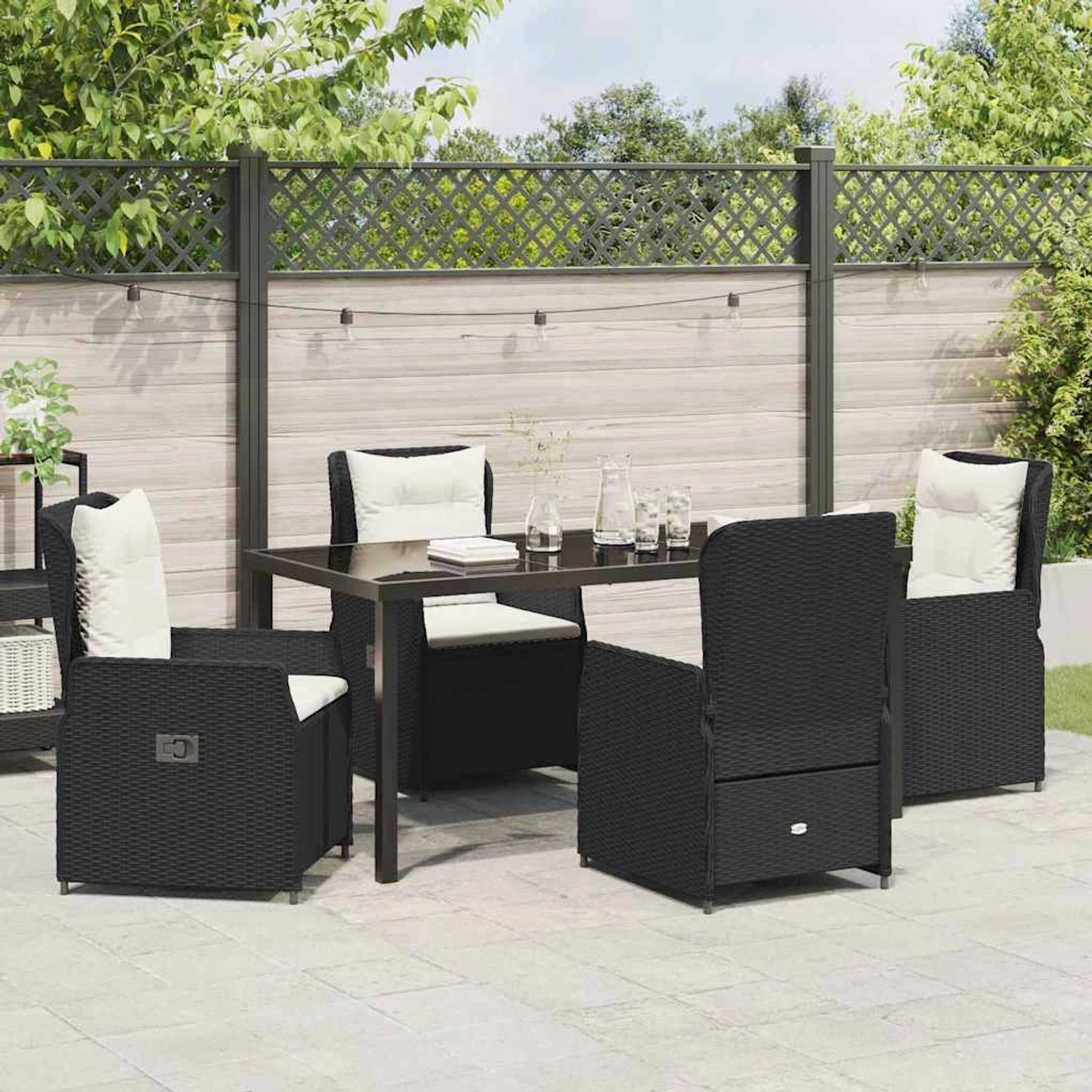 Schwarze 5-tlg. vidaXL Garten Essgruppe aus Poly Rattan mit Tisch und Stühlen.