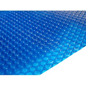 Blaue Steinbach Solarplane für Rechteckbecken, 9x5 m, mit Noppen zur Wärmespeicherung.