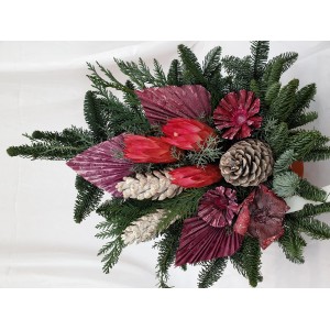 Grabschale Nobilis mit Erika, Zapfen und exotischen Trockenblumen. Elegantes Grabgesteck, 18 cm.