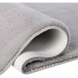 Silberner Lalee Badteppich Paradise (50x90 cm) mit flauschigem Flor und rutschfester Rückseite.