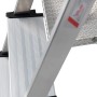 Detailansicht der Krause Stehleiter Safety Plusline mit Alu-Sicherheitsplattform und Stufen.