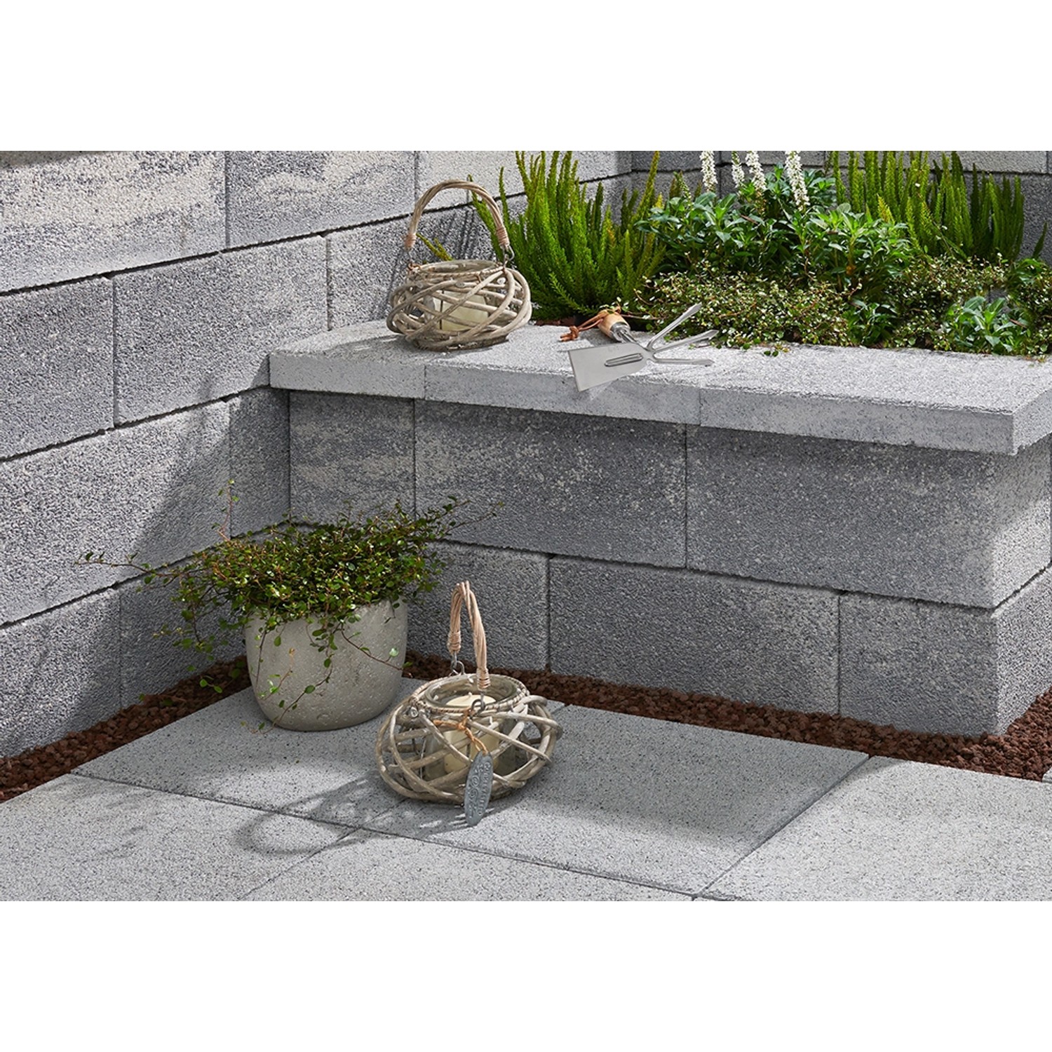 Gartenmauer Gomera Halbstein Grau-Alpin als Grundstücks- und Gartenmauer.