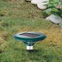Solar-Maulwurfvertreiber im Rasen, bis 850 m² Reichweite. Tierfreundliche Wühlmausabwehr mit Solarpanel.