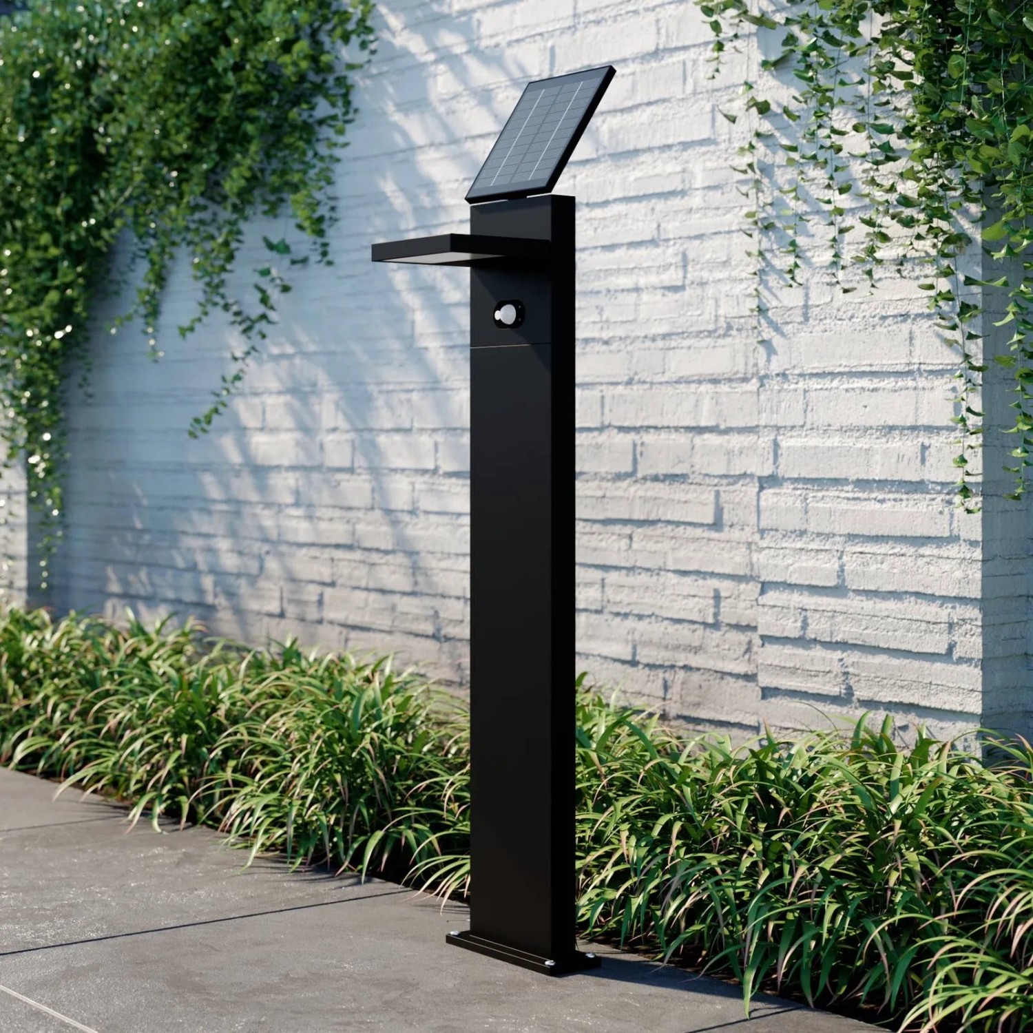 Moderne Lucande LED Solar-Wegeleuchte Silvan in Schwarz mit Bewegungsmelder und Solarpanel.