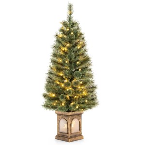 Grüner künstlicher Weihnachtsbaum 120cm mit warmweißen LEDs und goldfarbenem Vintage-Sockel.