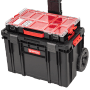 Schwarzer QBRICK Werkzeugtrolley Two mit Teleskopgriff und Werkzeugkofferaufsatz.