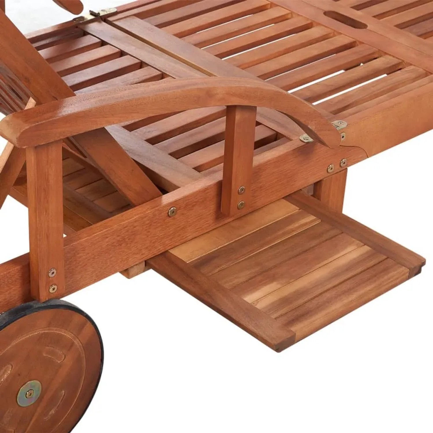 Detailansicht: Sonnenliege aus Akazienholz mit Ausziehtisch und Rädern. Ideal für Garten & Terrasse.