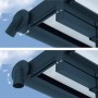 Detailaufnahme: Graues Palram Sierra Terrassendach mit Regenrinne und flexibler Ausrichtung.