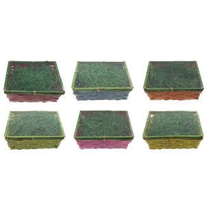 Rechteckige Körbchen mit Ostergras, 6-fach sortiert in verschiedenen Farben.