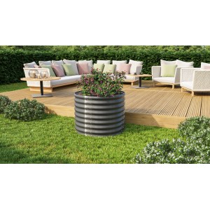 Rundes, graues Vitavia Hochbeet 630 Vita aus Metall mit Bepflanzung im Garten.