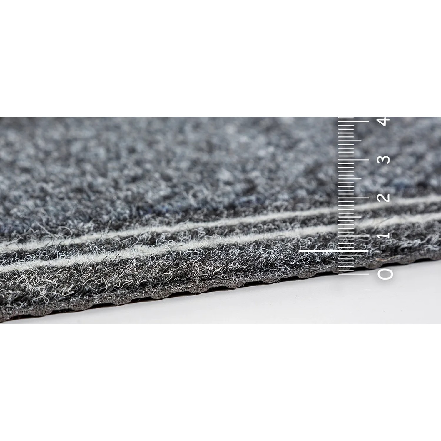 Graue Astra Türmatte Flocky Color mit Streifen, 40x60 cm, Detailaufnahme der Materialstärke.