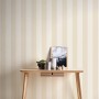 Beige Vliestapete D'eco mit Streifenmuster, phthalatfrei und wohngesund.