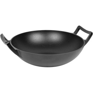 Schwarzer El Fuego Wok aus Gusseisen mit zwei Griffen, geeignet für Grill und Herd.