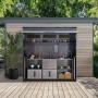 Sunjoy Gartenhaus Mambo für Outdoor Küche in Anthrazit mit Regalen und Spüle.