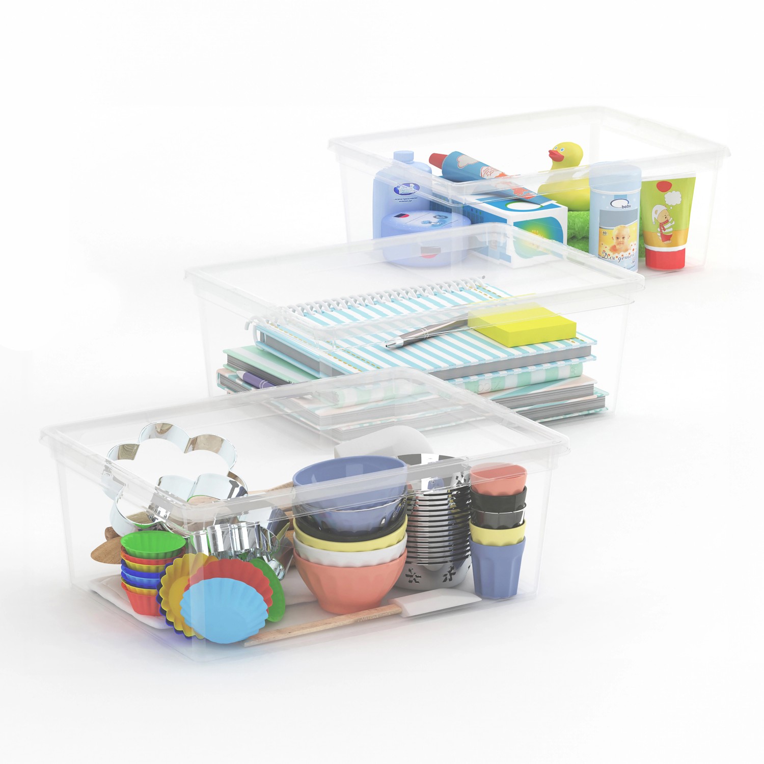 Gestapelte, transparente KIS Aufbewahrungsboxen C S mit Deckel, gefüllt mit diversen Gegenständen.