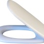 Duravit WC-Sitz D-Code in Weiß mit Edelstahlscharnieren, geöffnet.