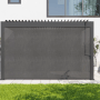 MWH Rolllo CR Series 4m in Anthrazit als Zugvorhang an einer modernen Pergola auf einer Terrasse. Bietet Sonnen- und Windschutz.