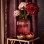 Pinkfarbener Teelichthalter Blush Bordeaux aus Glas, 10 cm hoch, Ø 11 cm, für gemütliche Lichtstimmung.