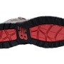 Sohle des New Balance Sicherheitsstiefel Calibre S3L Chocolate Gr. 40 mit rotem Profil und schwarzer Umrandung.