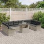 Hellgraues 11-teiliges Garten-Sofa-Set aus Poly Rattan mit Tisch und Kissen.