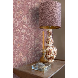 ESTAhome Vliestapete mit detailliertem Blumenmuster in Aubergineviolett. Dekorative Tapete für stilvolle Wohnräume.