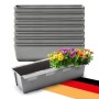 Acht graue Paletten Blumenkästen mit Hängesystem. Einer ist mit bunten Blumen bepflanzt. Ideal für Europaletten, Balkon.
