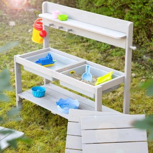 Graue roba Outdoor Kinderküche Fun mit Spielwannen und Zubehör im Garten.