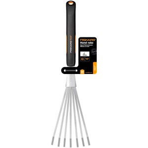 Fiskars Xact Hand-Fächerbesen mit 7 Zinken zum Aufrechen von Laub und Grasschnitt.