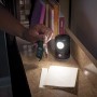 Mr. Beams LED-Nachtlicht MB750 Schwarz mit Bewegungsmelder im Einsatz.