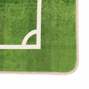 Grüner Kinderteppich 160x230 cm mit Fußballfeld-Design, weißen Linien und weicher, rutschfester Samtoberfläche.