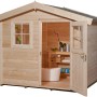 Naturbelassenes Holz-Gartenhaus mit Satteldach, offener Tür und Fenster. Ideal als Rückzugsort im Garten.