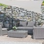 Graue 4-teilige Lounge-Gruppe Avila mit Polyrattan, Sofa, Sesseln und Tisch mit Glasplatte.