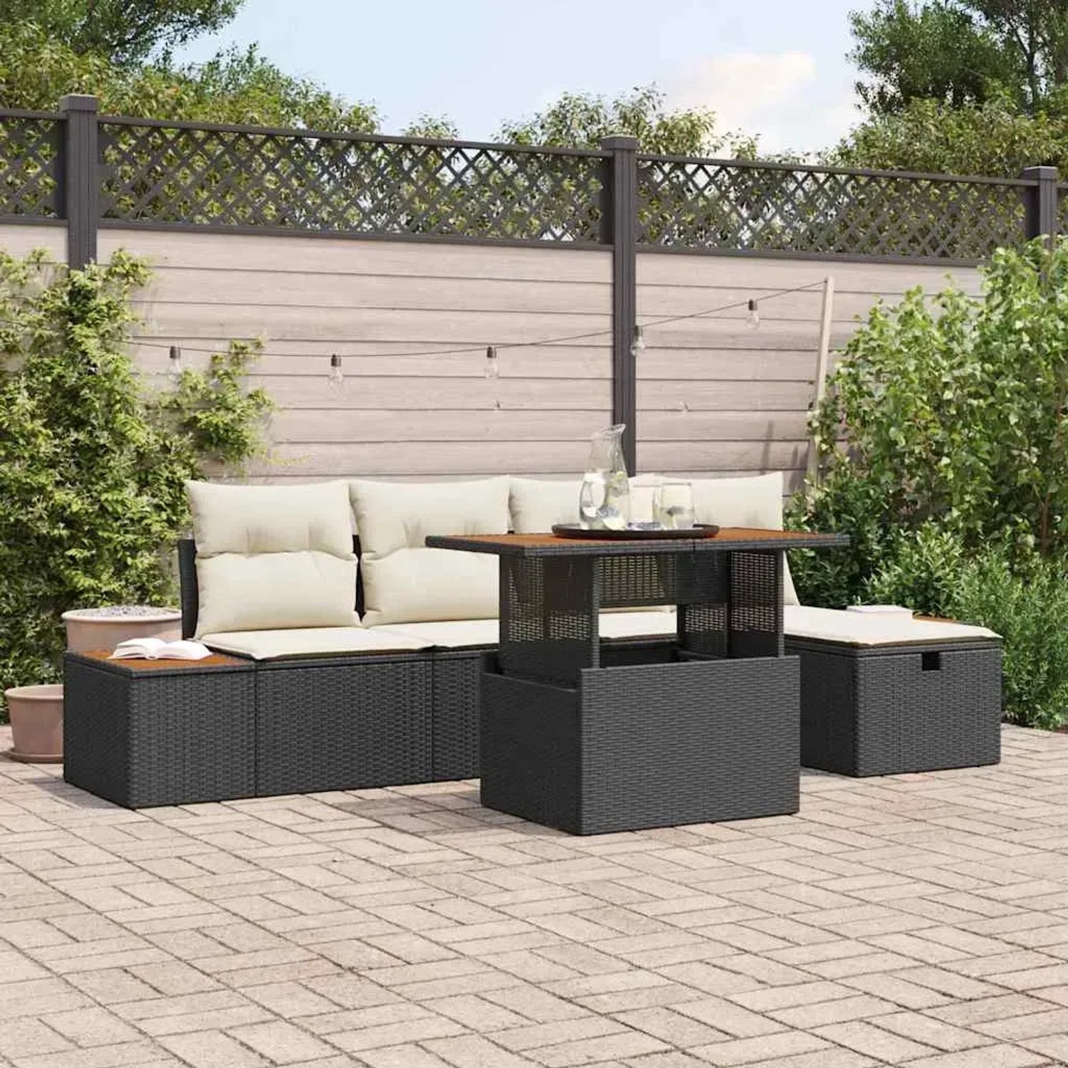 Schwarzes 6-teiliges vidaXL Garten-Sofa-Set aus Poly Rattan mit höhenverstellbarem Tisch.