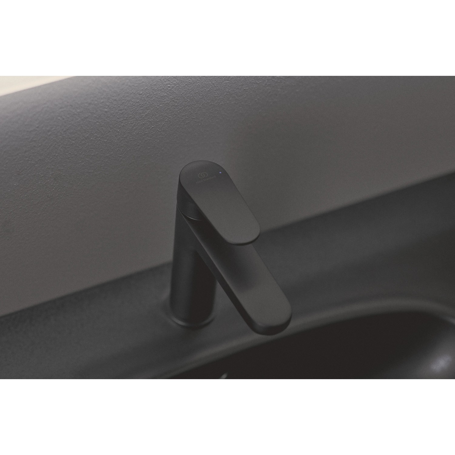 Ideal Standard Cerafine O Waschtischarmatur in Silk Black, H120 ohne Ablaufgarnitur.