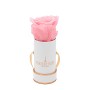 Rosenbox mit rosa Rose, Ø 5 cm, weiß-roségoldene Box. Dekorativer Blumenstrauß.