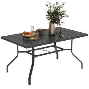 Schwarzer Outsunny Gartentisch mit Schirmloch, Stahl, 152x90x74 cm.