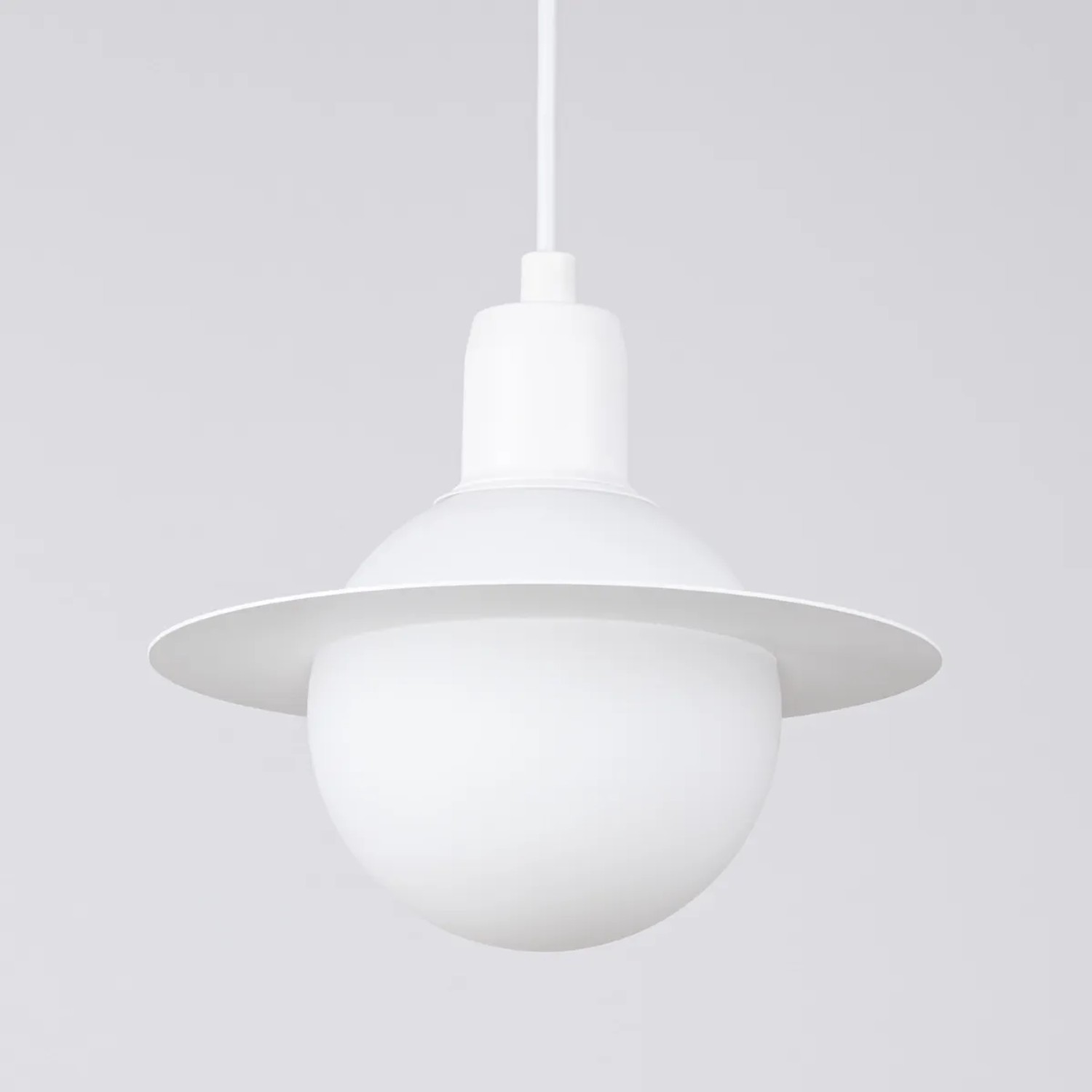 Weiße Sollux Lighting Pendelleuchte Hyperion 1 im modernen Design.