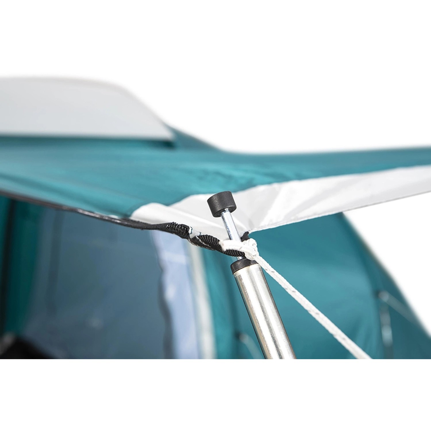 Detailaufnahme Pavillo Family Ground 6 Zelt: Zeltstange, Abspannseil und Zeltwand.