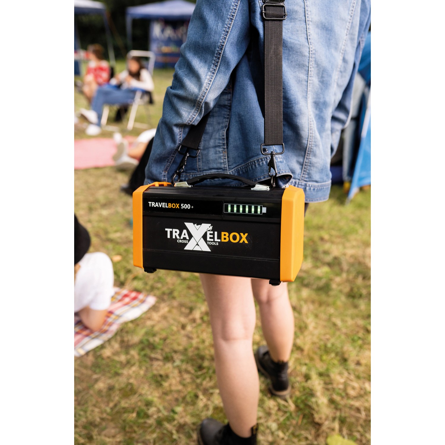 Cross Tools Travelbox 500+ Power Station mit Tragegurt für Camping & Outdoor.