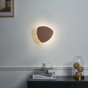 Design Wandleuchte QAZQA Bronze, organische Form, 20 cm. Moderne Lampe für Wohnraum.