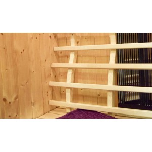 Innenansicht Weka Infrarotkabine Hamina 1 mit Rückenlehne und Linienstrahler.