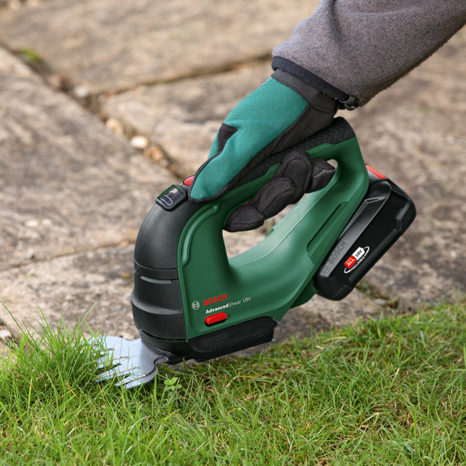 Bosch AkkuGras und Strauchschere AdvancedShear bei OBI