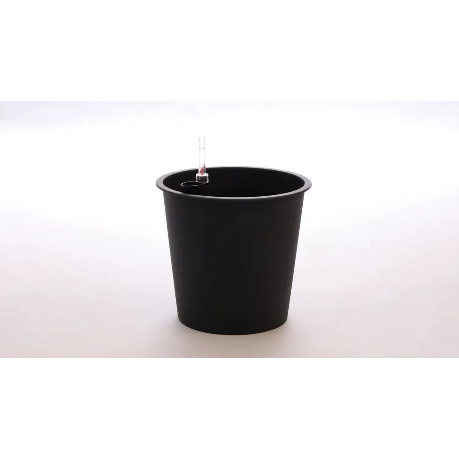 Eleganter, konischer Pflanzkübel aus Polyrattan in Mocca, 37x37 cm. Ideal für Innen- und Außenbereich.