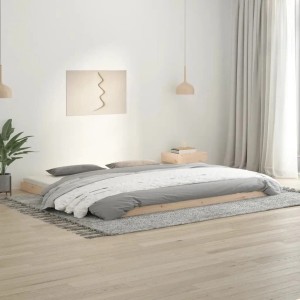 vidaXL Massivholzbett, 200x200 cm, Kiefer, unbehandelt, im Schlafzimmer.