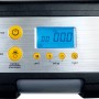 Mini-Luftkompressor KPS-7/12 A zur Pannenhilfe mit LCD-Anzeige und LED-Leuchte.