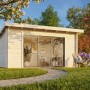 Palmako Gartenhaus Lea Slide mit Schiebetür und transparent tauchgrundiertem Holz im Garten.