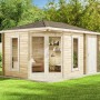 Braunes Alpholz Gartenhaus Liwa Compact mit Walmdach im Garten.
