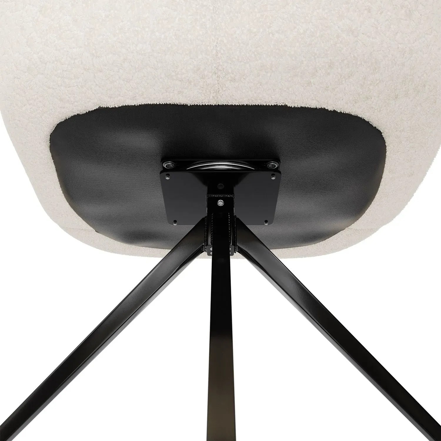 Detailaufnahme des Juskys Drehstuhls Albano Bouclé Creme (6er Set) mit schwarzem Metallfuß.